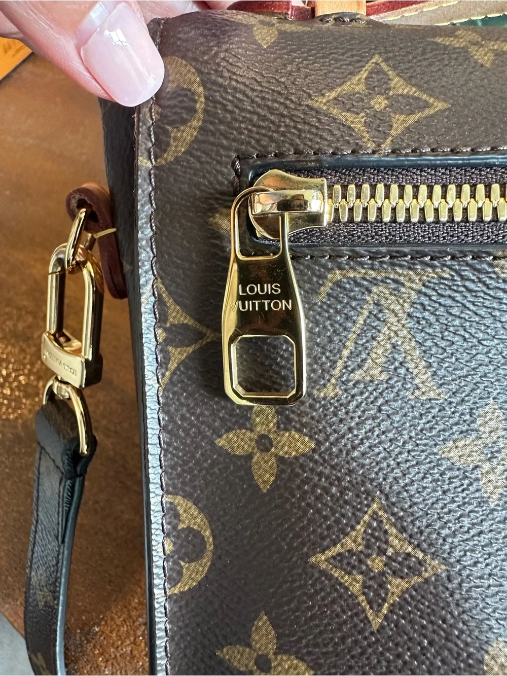 Louis Vuitton Pochette Metis Monogram Canvas Shoulder Bag in Brown